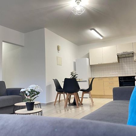 Aurora Holiday Apartment - アヤナパ エクステリア 写真