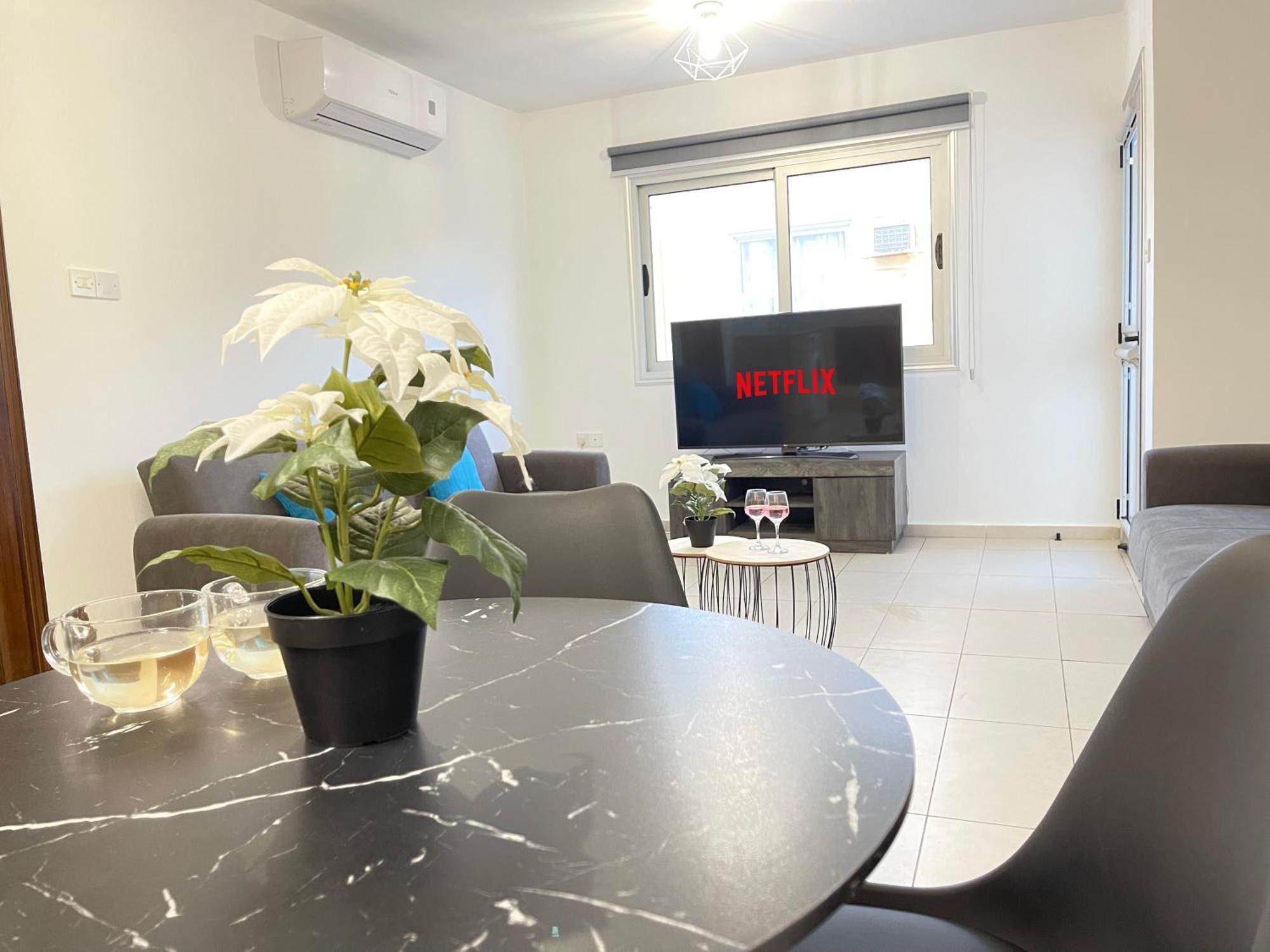 Aurora Holiday Apartment - アヤナパ エクステリア 写真