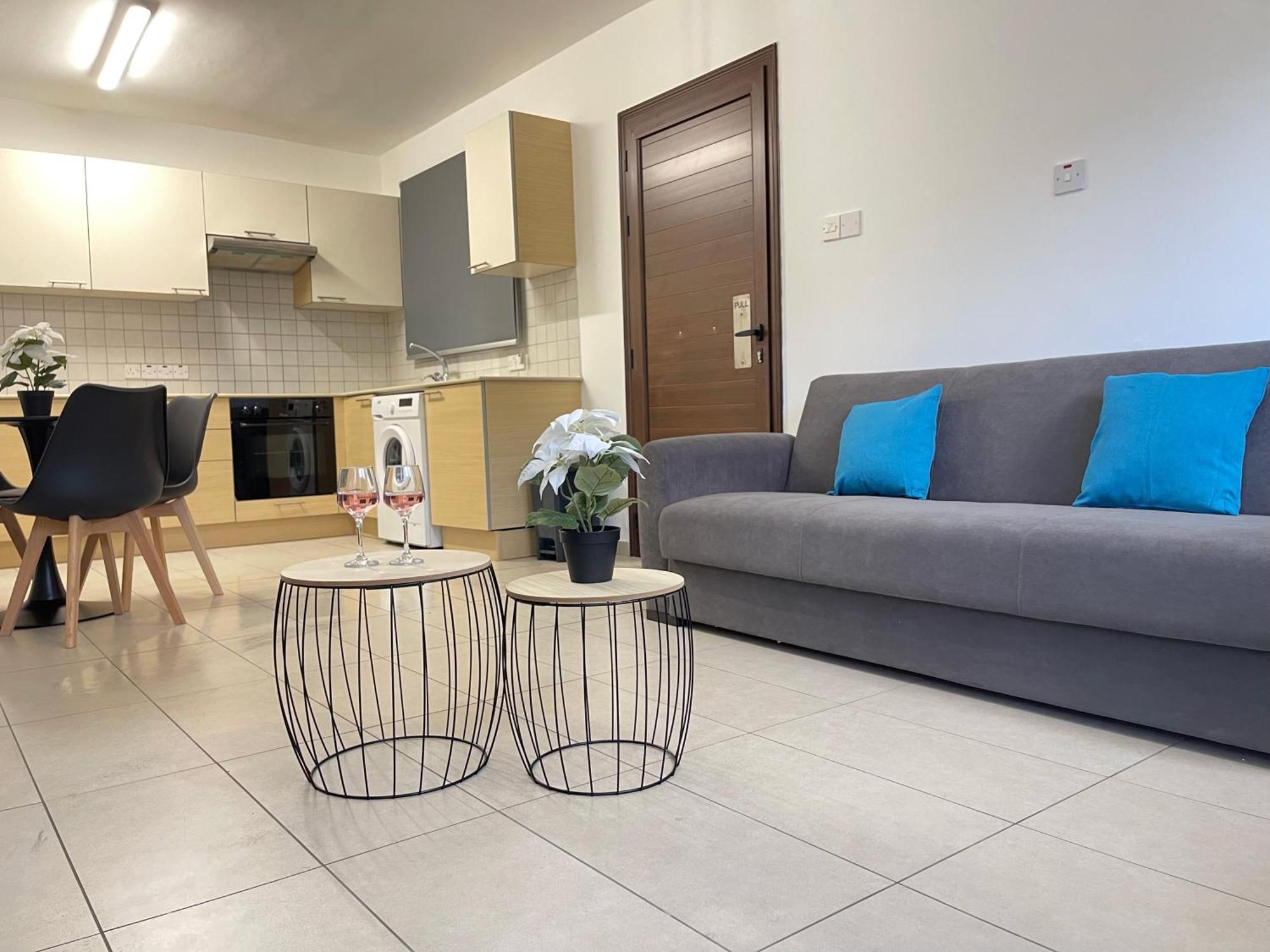 Aurora Holiday Apartment - アヤナパ エクステリア 写真