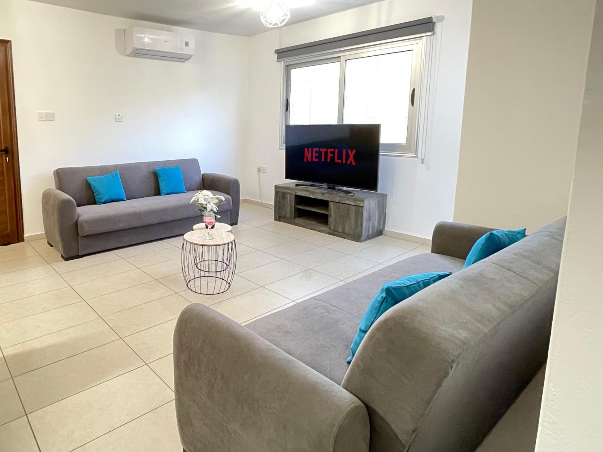 Aurora Holiday Apartment - アヤナパ エクステリア 写真