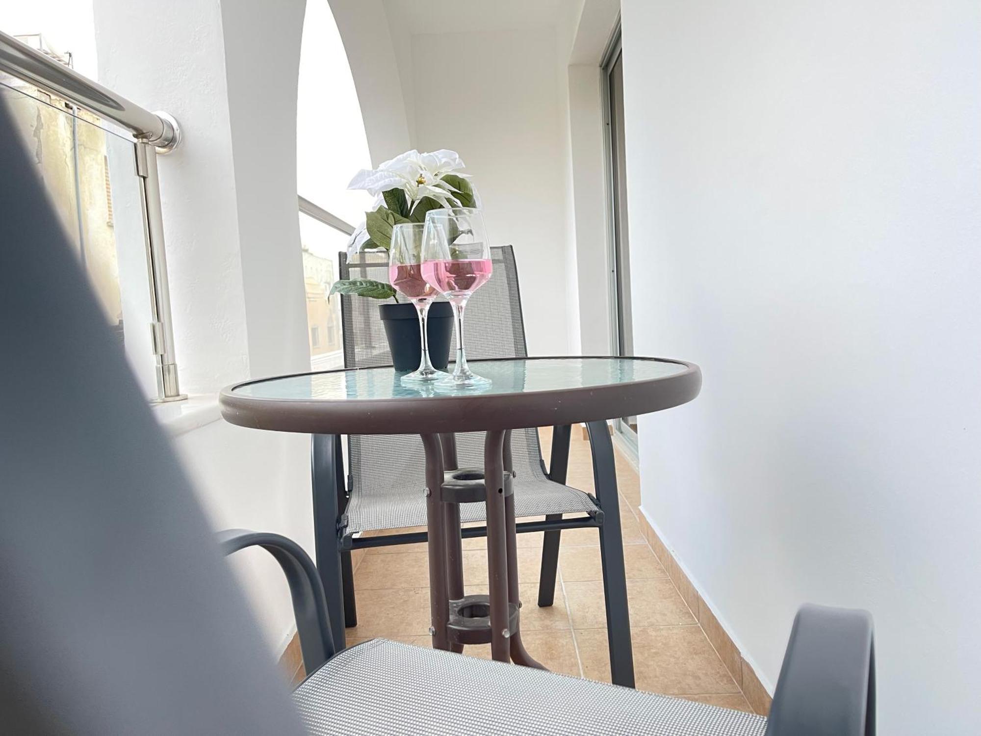 Aurora Holiday Apartment - アヤナパ エクステリア 写真