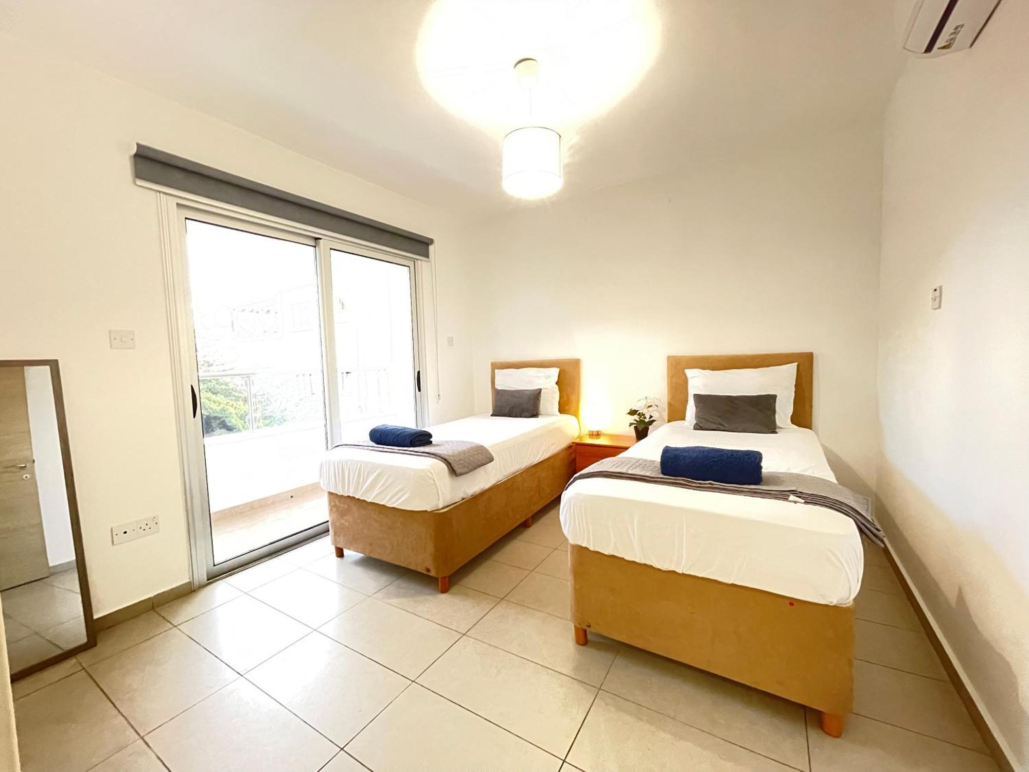 Aurora Holiday Apartment - アヤナパ エクステリア 写真
